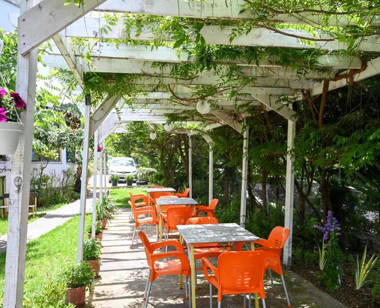 Joni Restaurant Hotel Buçimas 3*,  Albánia