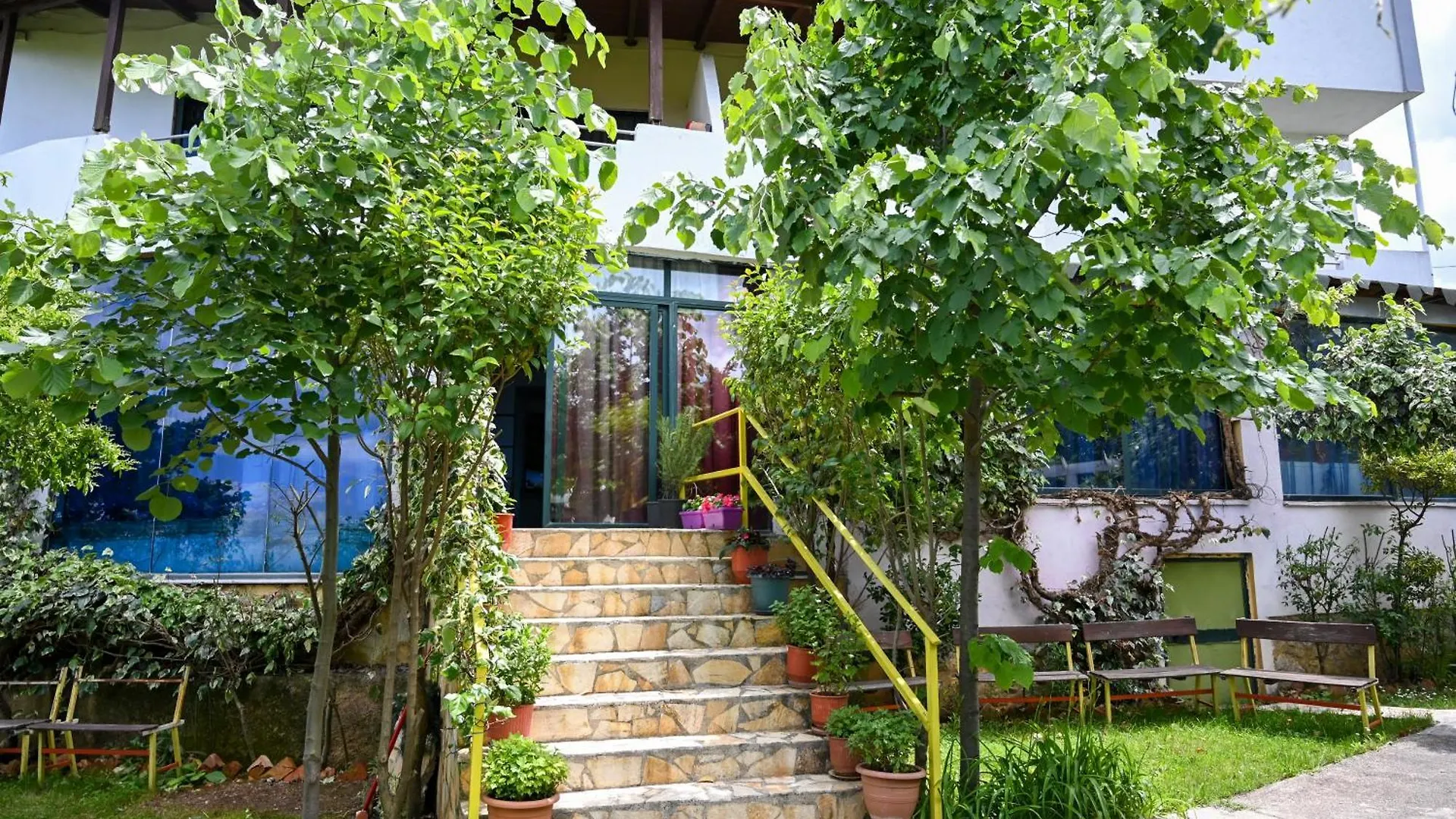 Joni Restaurant Hotel Buçimas