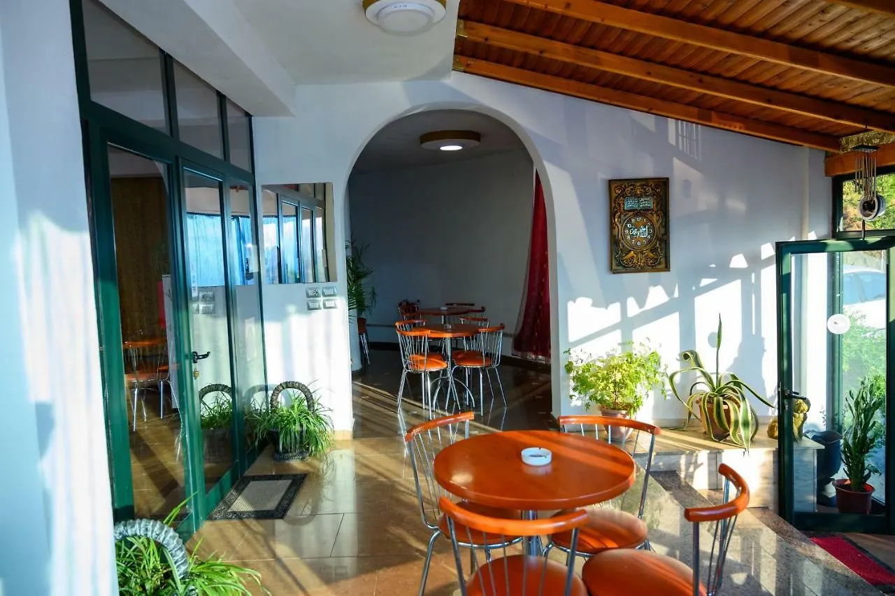 Joni Restaurant Hotel Bucimas