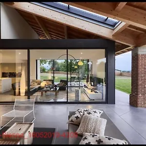 https://terre-de-sienne.hotels-rhonealpes.com