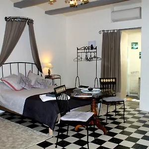 https://mas-des-falaises.hotels-rhonealpes.com