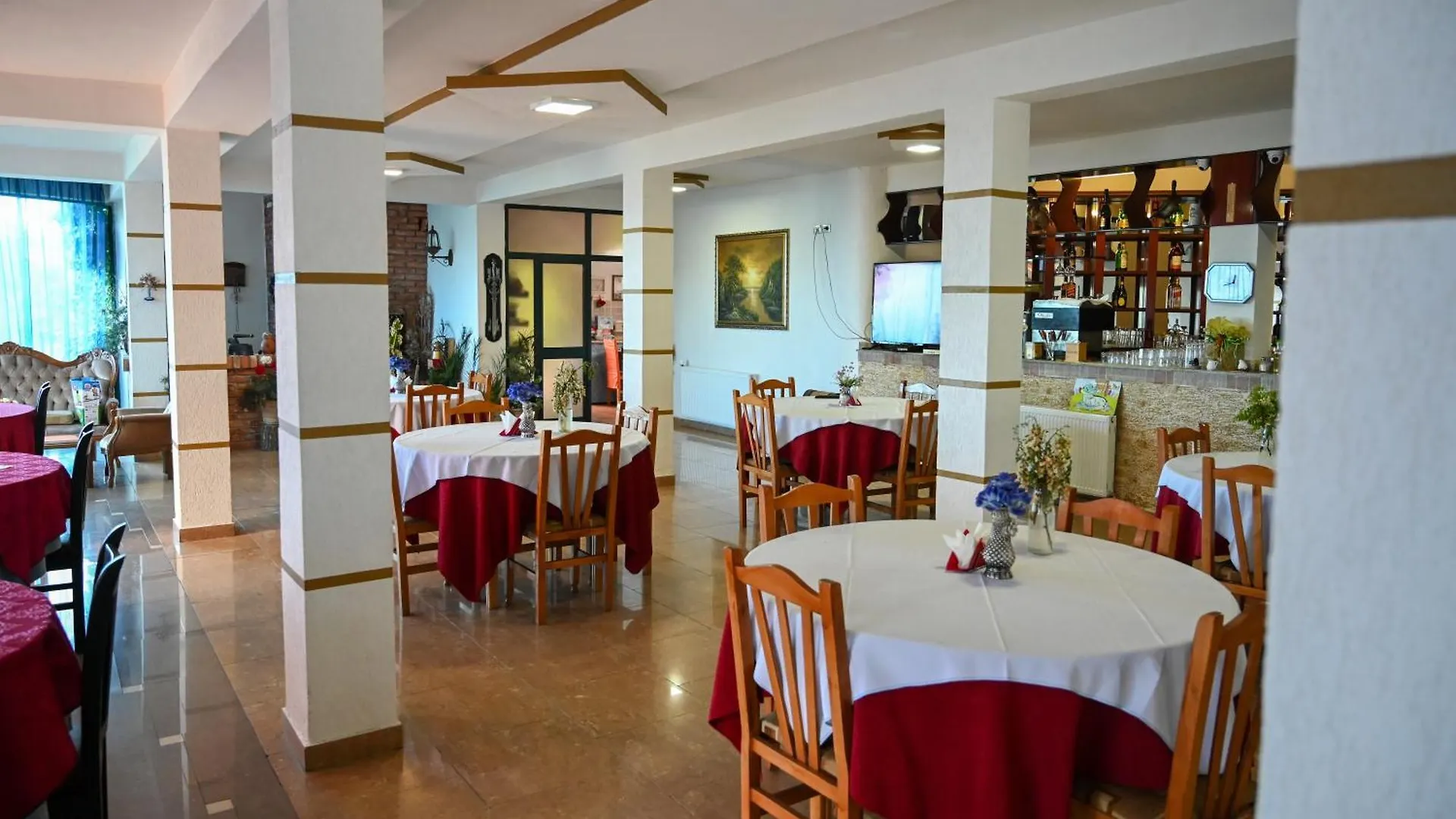 Joni Restaurant Hotel Bucimas 3*,  Albania